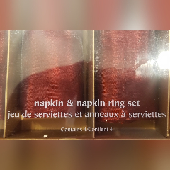 Pier1 Imports set of 4 Red Napkins and Napkin rings. - Picture 3 of 4